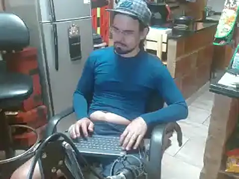 Snapshot of Dr_Pocholate84 chatting on January 12, 2025, 4:50 pm Dr Pocholate84 online show from January 12, 2025, 4:50 pm