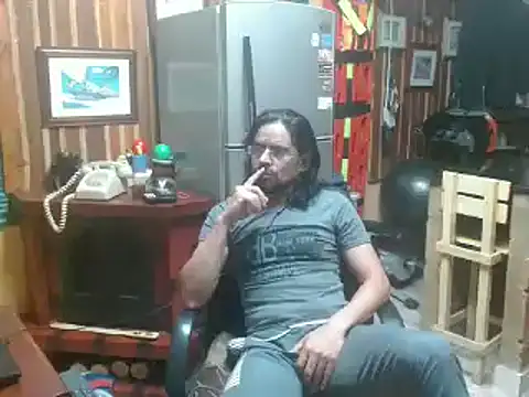 Snapshot of Dr_Pocholate84 chatting on January 15, 2025, 5:19 am Dr Pocholate84 online show from January 15, 2025, 5:19 am