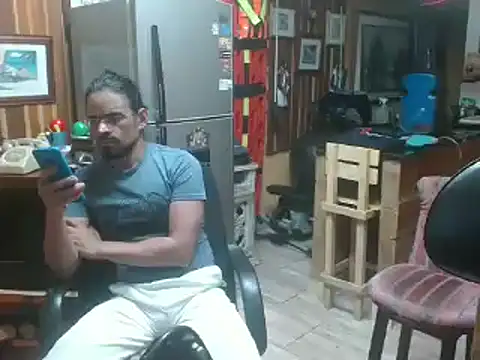 Snapshot of Dr_Pocholate84 chatting on January 18, 2025, 1:30 am Dr Pocholate84 online show from January 18, 2025, 1:30 am