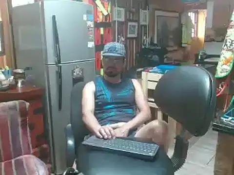 Snapshot of Dr_Pocholate84 chatting on January 25, 2025, 6:24 pm Dr Pocholate84 online show from January 25, 2025, 6:24 pm