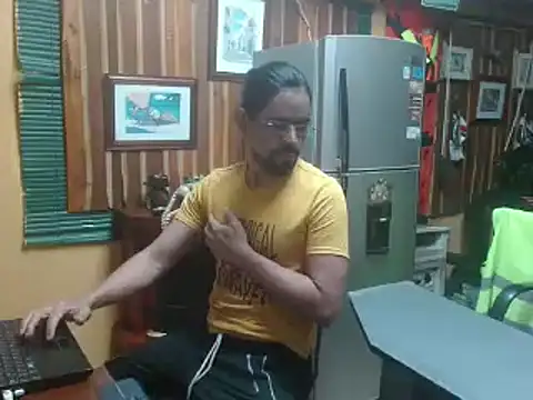 Snapshot of Dr_Pocholate84 chatting on January 28, 2025, 5:54 am Dr Pocholate84 online show from January 28, 2025, 5:54 am