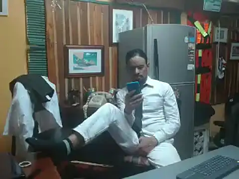 Snapshot of Dr_Pocholate84 chatting on February 1, 2025, 5:28 am Dr Pocholate84 online show from February 1, 2025, 5:28 am