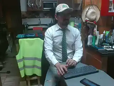 Snapshot of Dr_Pocholate84 chatting on February 2, 2025, 3:54 am Dr Pocholate84 online show from February 2, 2025, 3:54 am