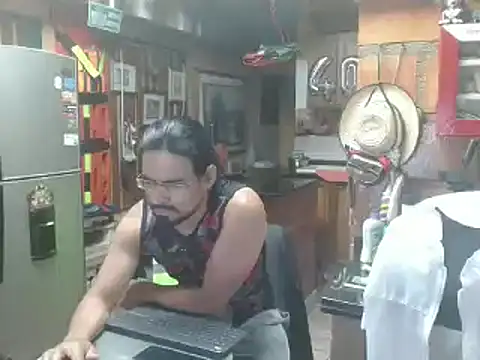 Snapshot of Dr_Pocholate84 chatting on February 3, 2025, 4:46 am Dr Pocholate84 online show from February 3, 2025, 4:46 am