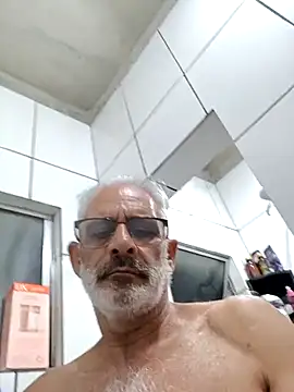 Snapshot of reijulio55 chatting on March 10, 2025, 1:56 am reijulio55 online show from March 10, 2025, 1:56 am