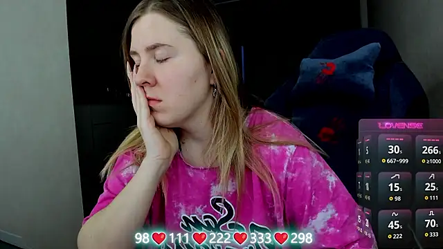 Olivia Munk online show from March 13, 2026, 3:57 am