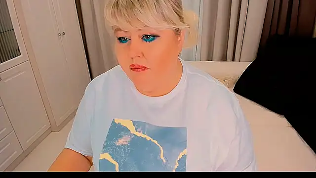 BIGTITSBBW online show from September 25, 2025, 6:33 pm