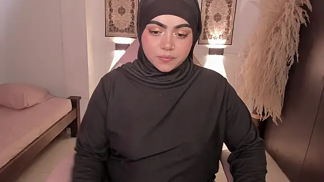 shayla 18 online show from April 16, 2026, 7:58 pm