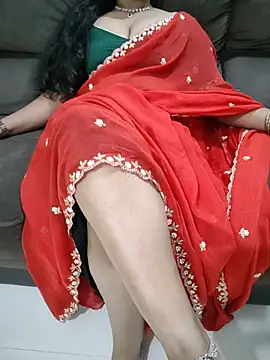Snapshot of Mounika25 chatting on August 7, 2026, 6:43 pm Mounika25 online show from August 7, 2026, 6:43 pm