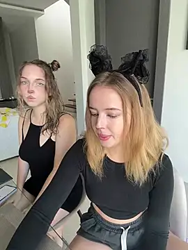 Nura n Sarah online show from December 19, 2024, 5:18 am