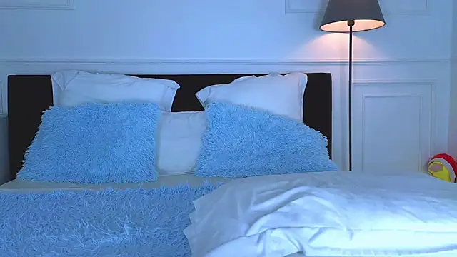 NicoleMarani online show from January 24, 2025, 2:28 am