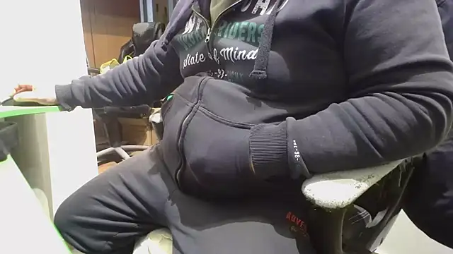 tipko123 online show from April 14, 2026, 1:39 pm