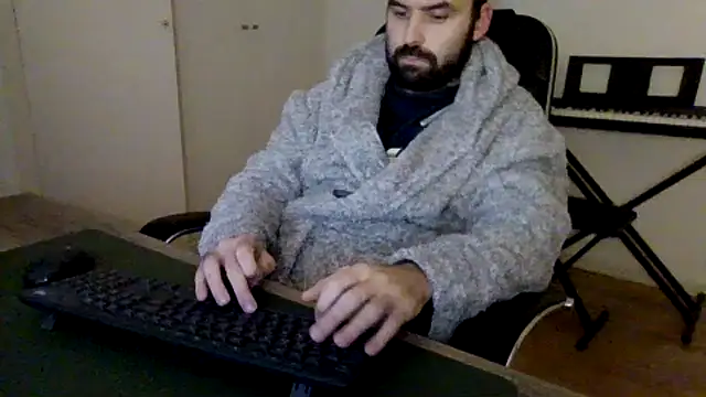 joaodias 97 online show from December 3, 2025, 9:35 pm