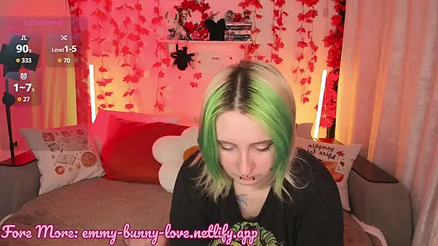 EmmyBunny online show from September 28, 2025, 3:17 pm