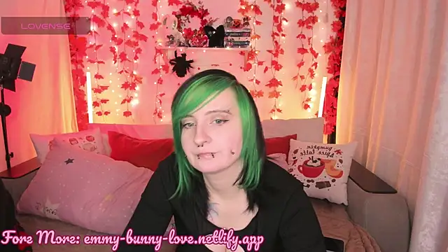 EmmyBunny online show from September 29, 2025, 4:56 pm