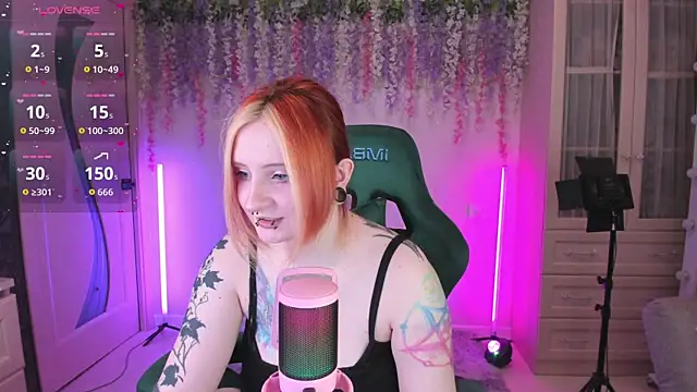 EmmyBunny online show from April 16, 2026, 5:14 pm