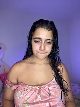 Alicia Ruiz online show from October 6, 2025, 7:33 pm