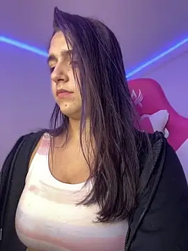 Snapshot of Alicia_Ruiz chatting on February 24, 2026, 6:39 pm Alicia Ruiz online show from February 24, 2026, 6:39 pm