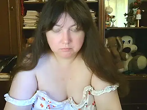 CarrieQPeach online show from May 18, 2026, 12:00 pm