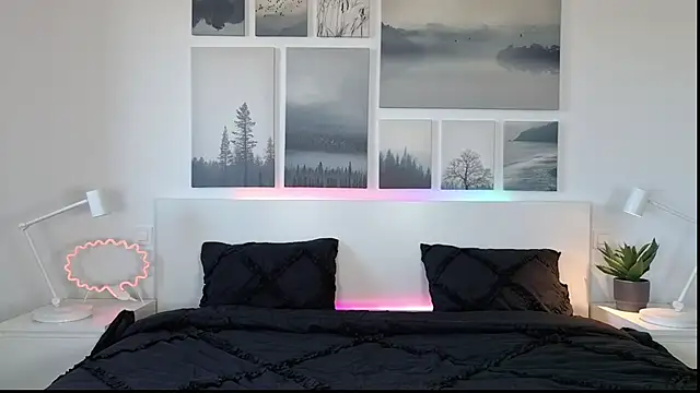 Lara-CumKitten online show from February 4, 2025, 2:10 pm