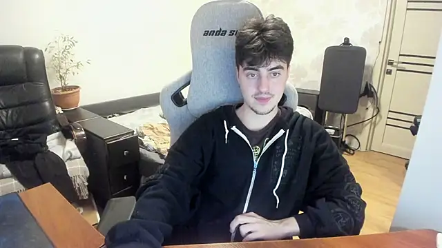 Knuckles17 online show from November 28, 2025, 1:08 am