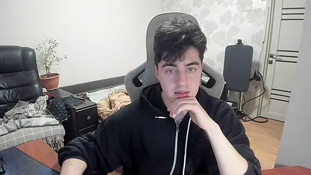 Knuckles17 online show from December 5, 2025, 1:58 am