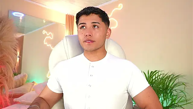 MatiasKorn online show from April 7, 2026, 4:13 am