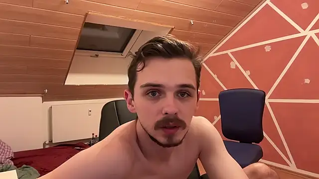 Snapshot of naked_psy chatting on December 4, 2024, 2:42 am naked psy online show from December 4, 2024, 2:42 am