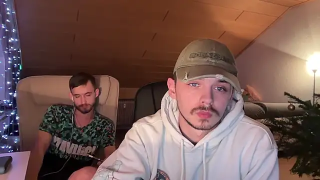 Snapshot of naked_psy chatting on January 6, 2025, 12:27 am naked psy online show from January 6, 2025, 12:27 am