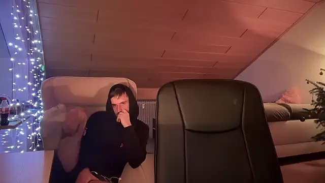 Snapshot of naked_psy chatting on January 9, 2025, 2:11 am naked psy online show from January 9, 2025, 2:11 am