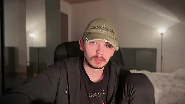 Snapshot of naked_psy chatting on January 19, 2025, 6:21 pm naked psy online show from January 19, 2025, 6:21 pm