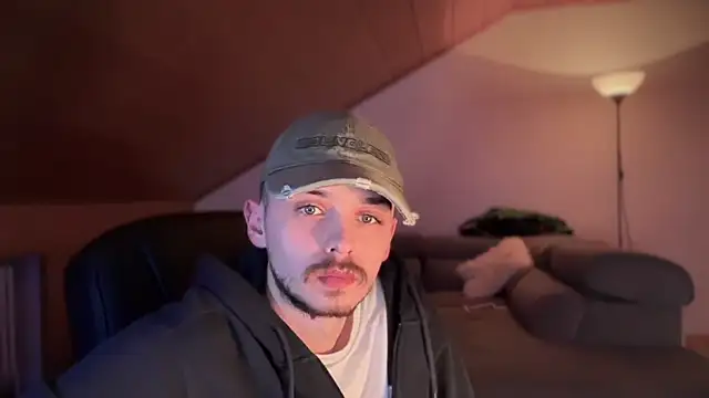 Snapshot of naked_psy chatting on February 4, 2025, 12:29 am naked psy online show from February 4, 2025, 12:29 am