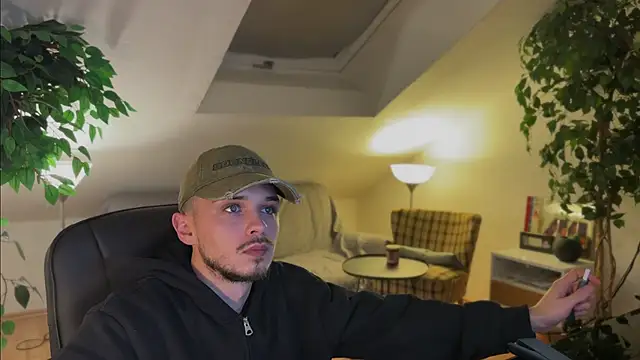 Snapshot of naked_psy chatting on November 14, 2025, 12:20 am naked psy online show from November 14, 2025, 12:20 am