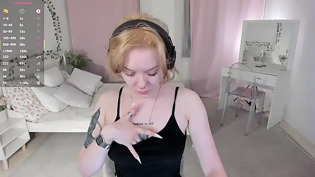 cyber whore  online show from April 15, 2026, 7:37 am