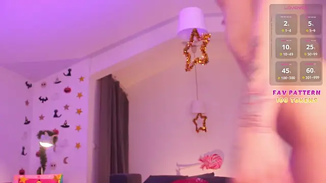 Snapshot of Circus_Princess chatting on January 18, 2025, 4:04 am Circus Princess online show from January 18, 2025, 4:04 am