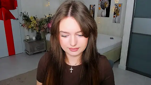 MiracleCurly online show from March 18, 2025, 4:15 pm