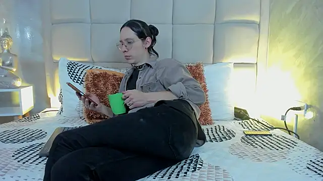 Hecatee 77 online show from February 7, 2026, 7:50 pm