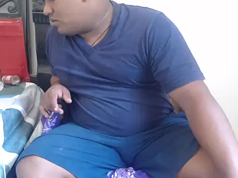 Snapshot of PONSE_LATINO chatting on September 15, 2025, 2:06 pm PONSE LATINO online show from September 15, 2025, 2:06 pm