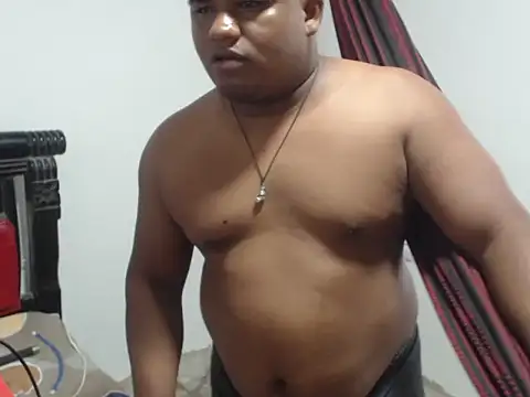 Snapshot of PONSE_LATINO chatting on October 7, 2025, 4:15 pm PONSE LATINO online show from October 7, 2025, 4:15 pm