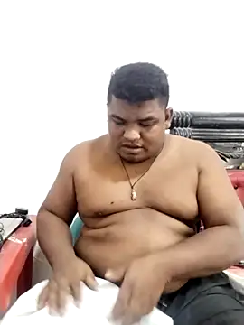 Snapshot of PONSE_LATINO chatting on October 10, 2025, 5:45 pm PONSE LATINO online show from October 10, 2025, 5:45 pm