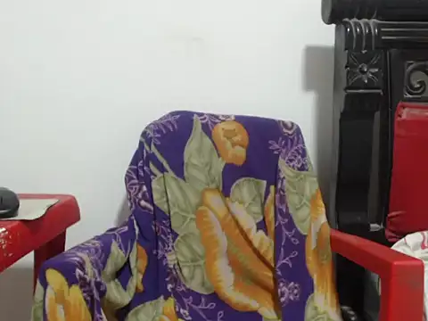 Snapshot of PONSE_LATINO chatting on October 16, 2025, 6:09 pm PONSE LATINO online show from October 16, 2025, 6:09 pm