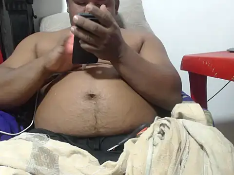 Snapshot of PONSE_LATINO chatting on December 18, 2025, 10:27 pm PONSE LATINO online show from December 18, 2025, 10:27 pm