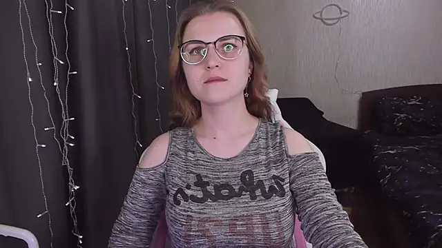 MissBrightShine online show from March 21, 2025, 4:29 pm