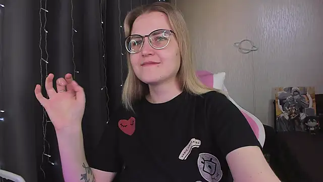 MissBrightShine online show from March 29, 2026, 10:37 am