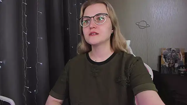 MissBrightShine online show from April 3, 2026, 2:37 pm