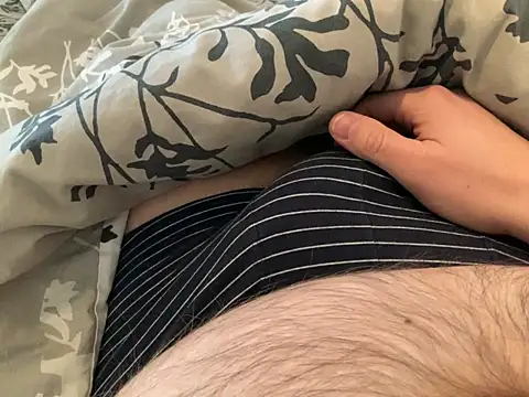 Benni81nrw online show from February 4, 2026, 3:40 pm