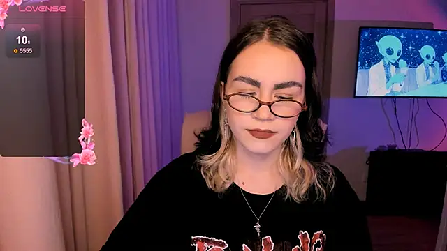 Snapshot of _selectrra chatting on December 11, 2024, 3:05 pm selectrra online show from December 11, 2024, 3:05 pm