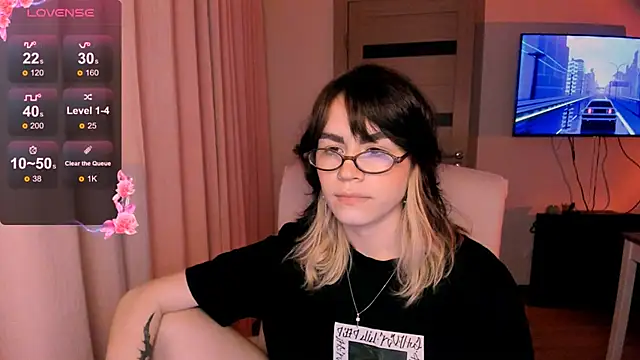 Snapshot of _selectrra chatting on December 24, 2024, 6:17 pm selectrra online show from December 24, 2024, 6:17 pm