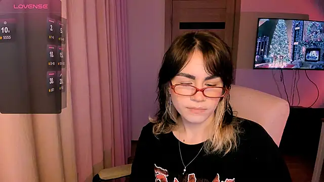 Snapshot of _selectrra chatting on December 26, 2024, 2:37 pm selectrra online show from December 26, 2024, 2:37 pm