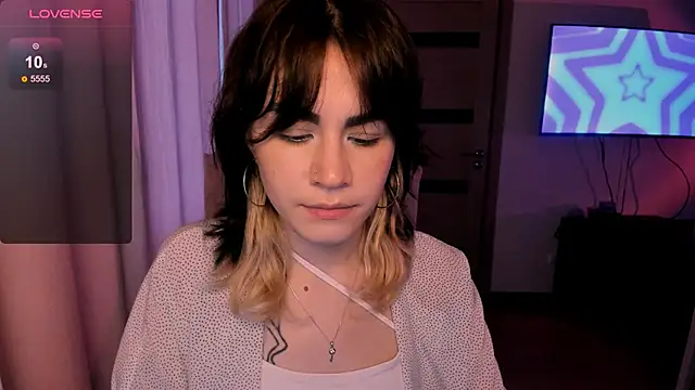 Snapshot of _selectrra chatting on January 13, 2025, 12:13 pm selectrra online show from January 13, 2025, 12:13 pm